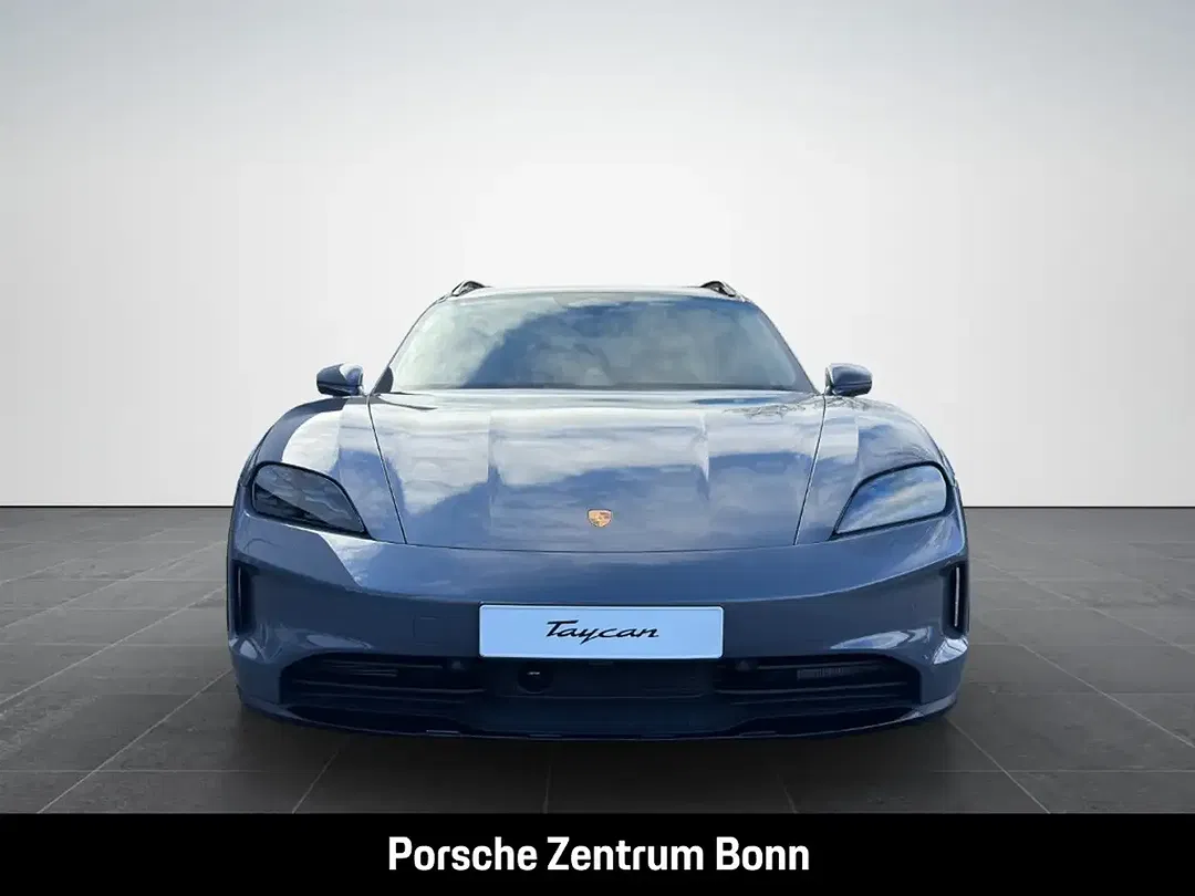 Porsche Taycan - Thumbnail 2