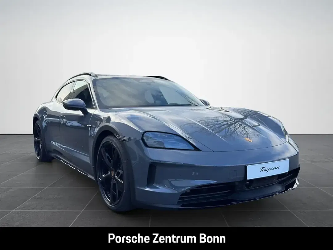 Porsche Taycan - Thumbnail 3
