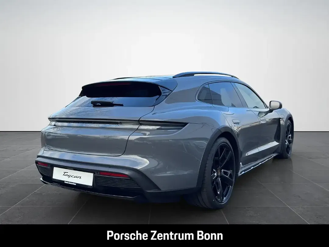 Porsche Taycan - Thumbnail 5