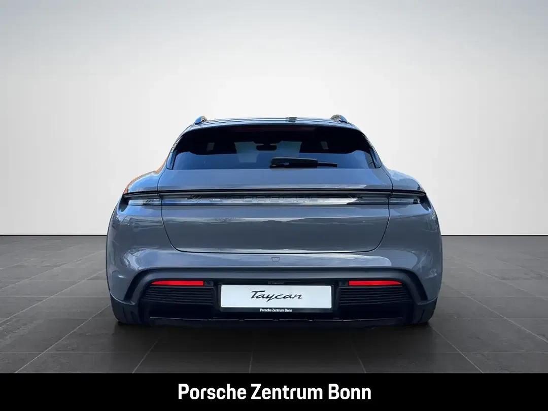 Porsche Taycan - Thumbnail 6