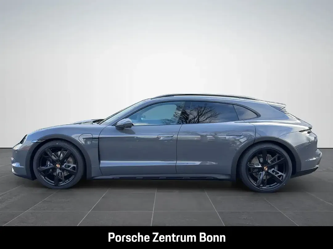 Porsche Taycan - Thumbnail 8