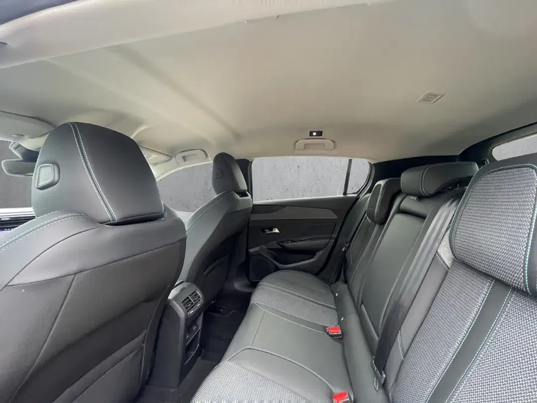 Peugeot 308 - Thumbnail 8