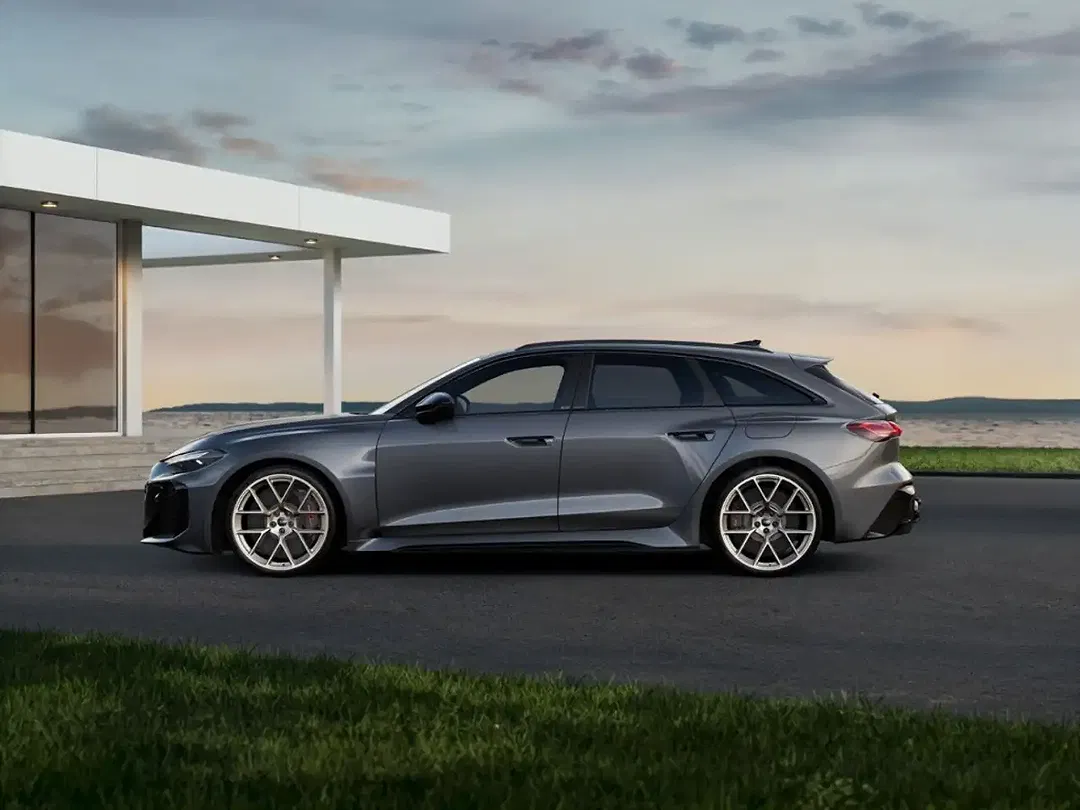 Audi RS5 - Thumbnail 3