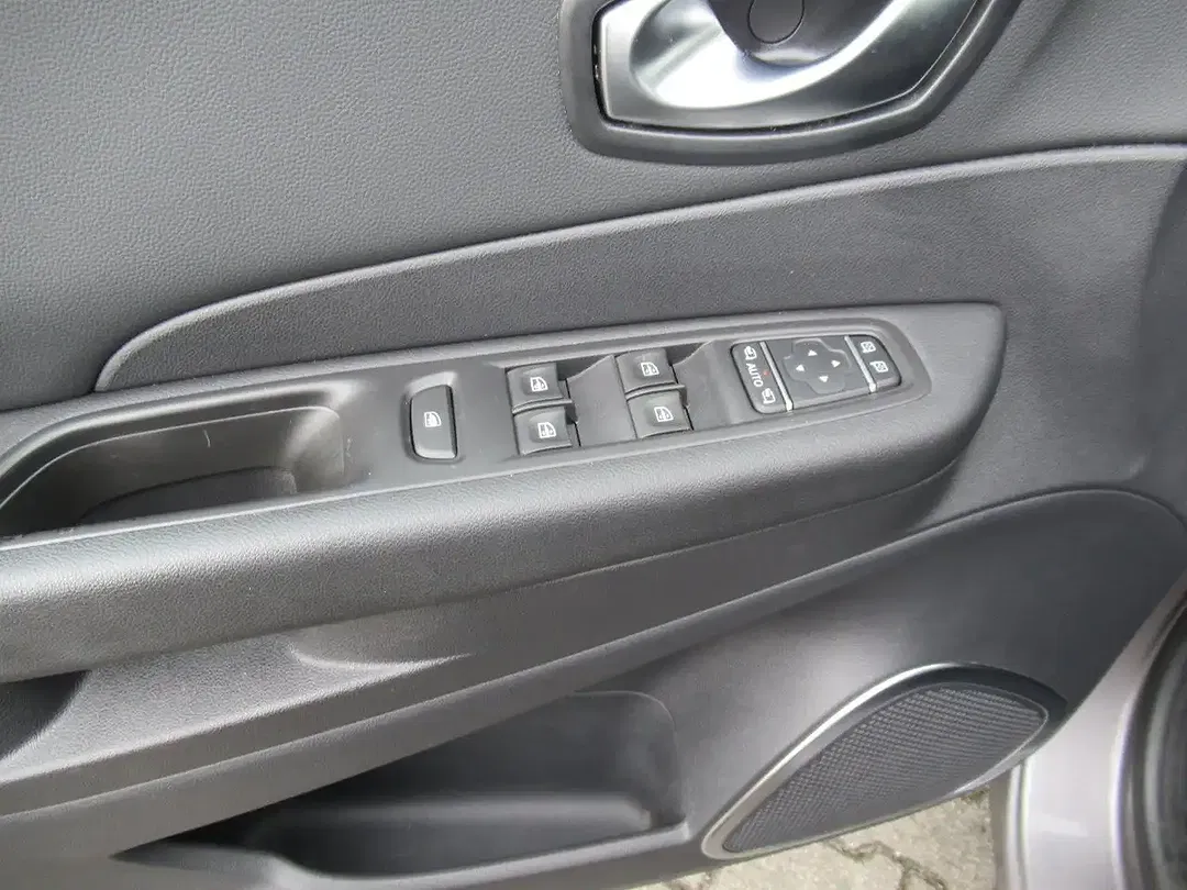Renault Captur - Thumbnail 12