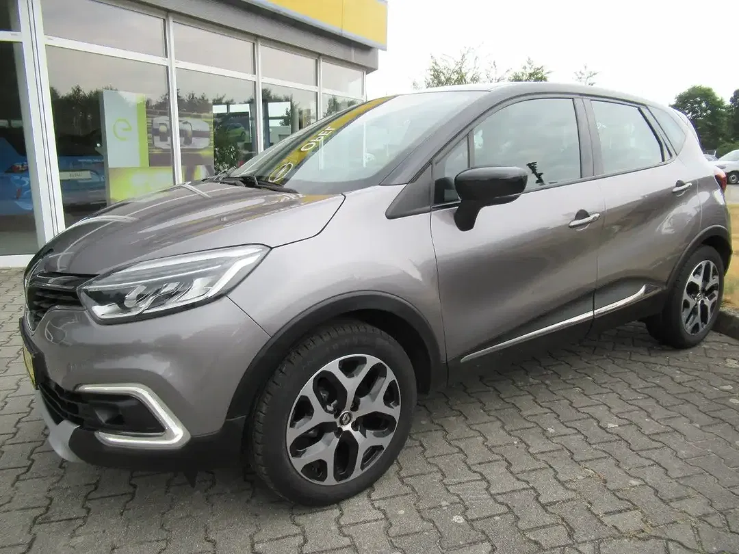 Renault Captur - Thumbnail 2