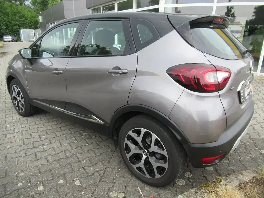 Renault Captur - Thumbnail 3