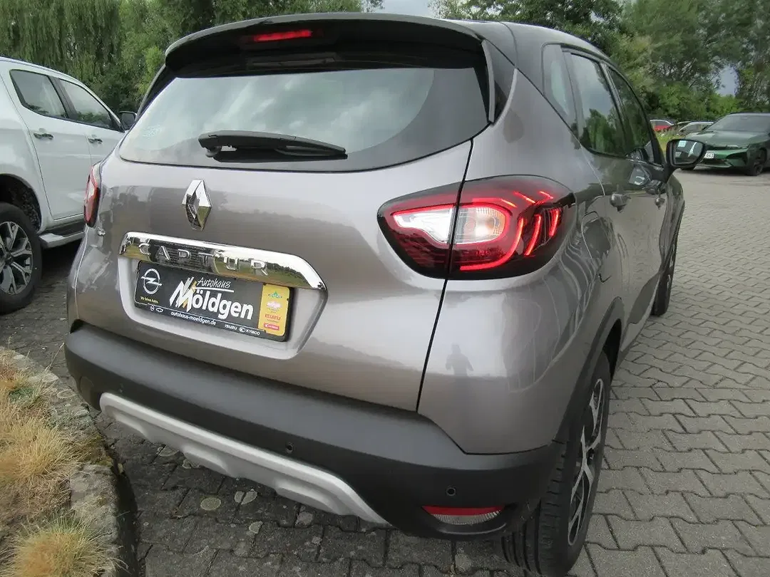 Renault Captur - Thumbnail 4