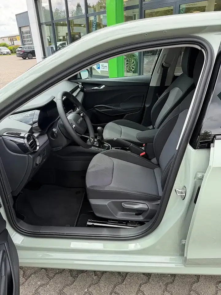 Skoda Fabia - Thumbnail 11