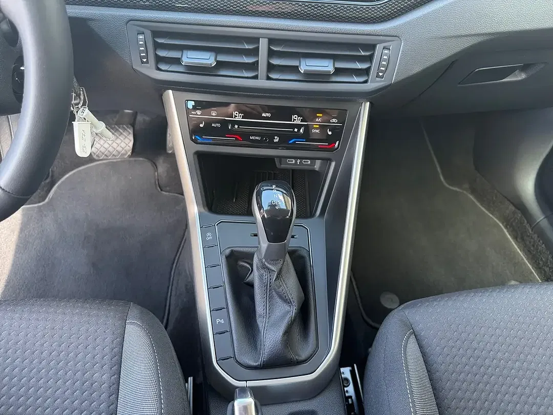 Volkswagen Polo - Thumbnail 8