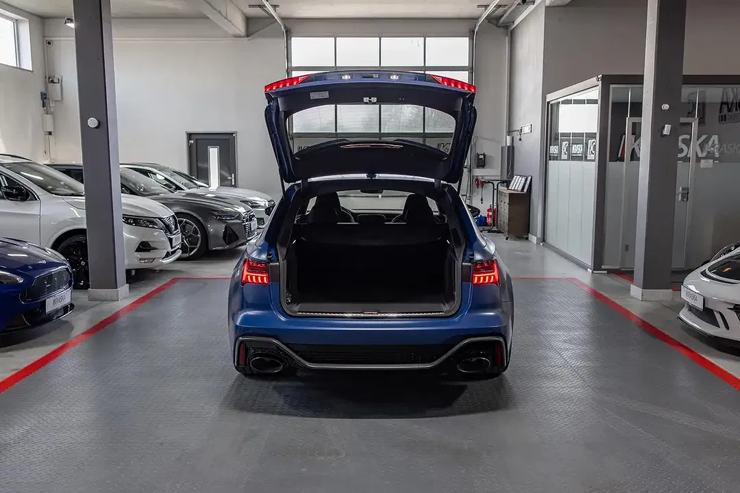 Audi RS6 - Thumbnail 12