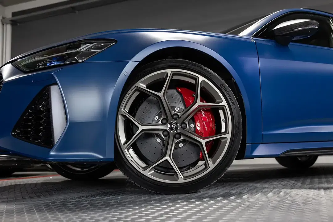 Audi RS6 - Thumbnail 3