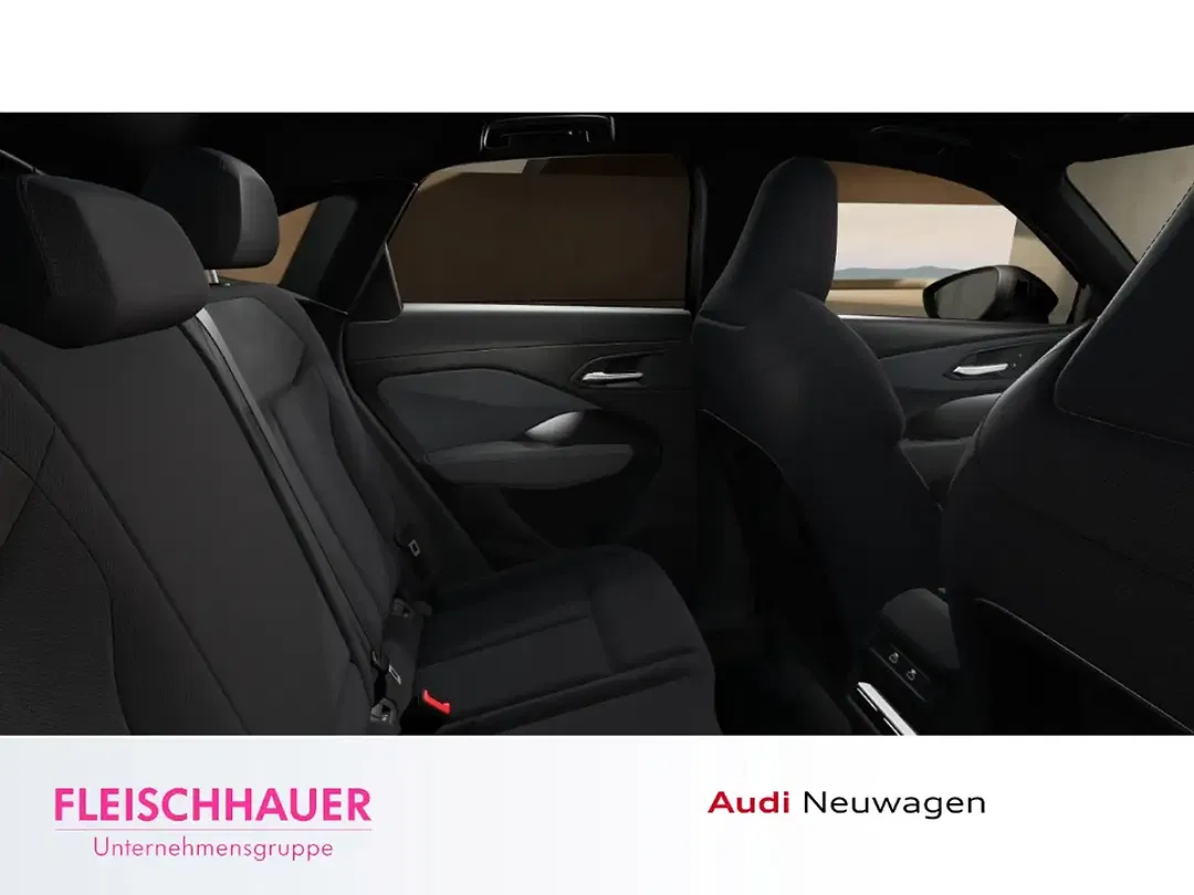 Audi Q3 - Thumbnail 9