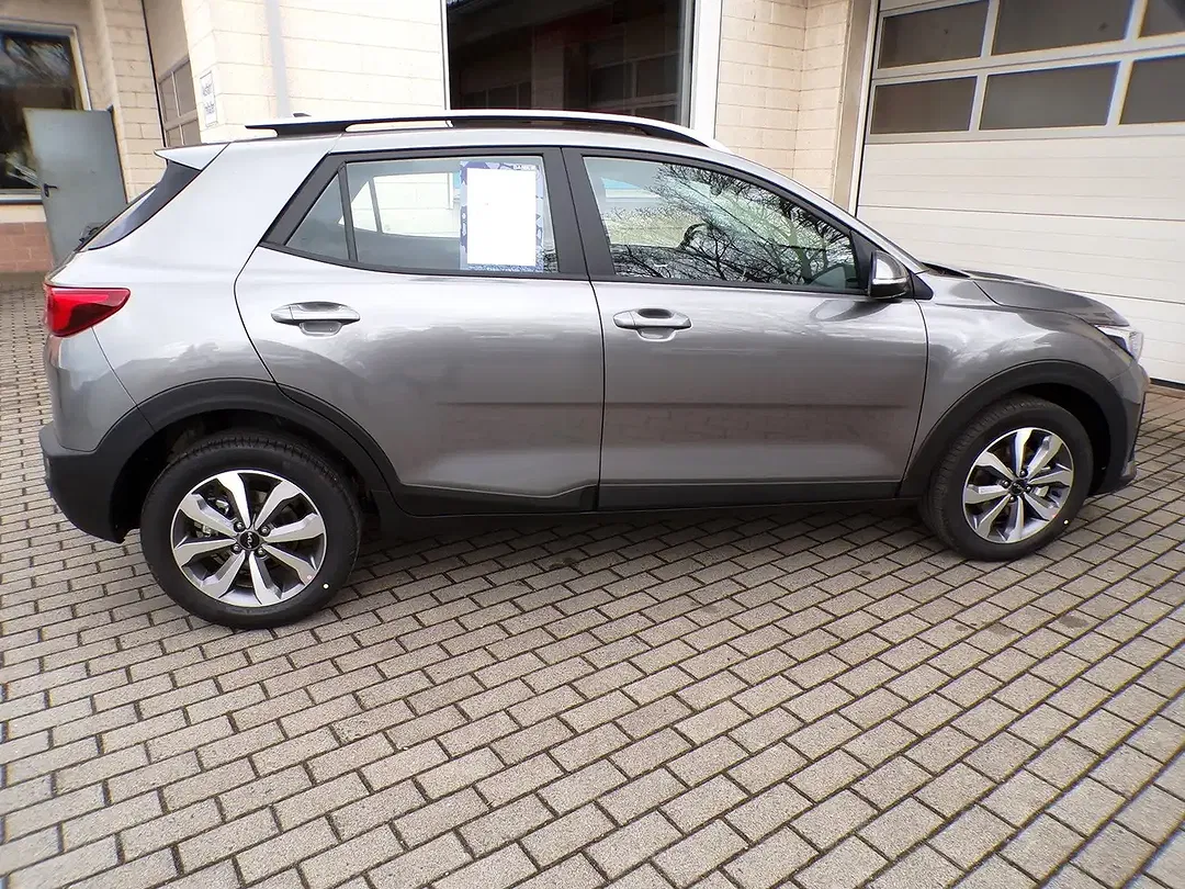 Kia Stonic - Thumbnail 4