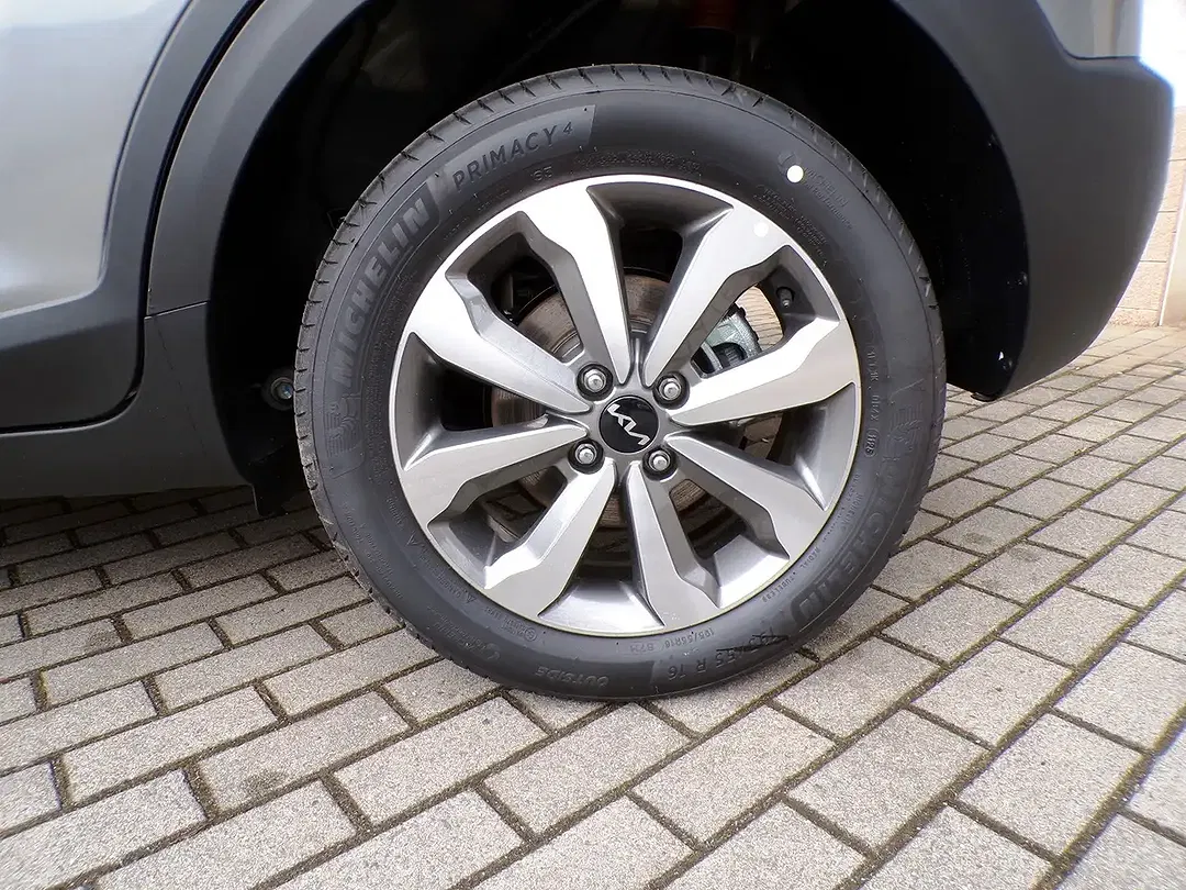 Kia Stonic - Thumbnail 7