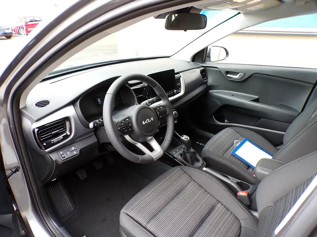 Kia Stonic - Thumbnail 8