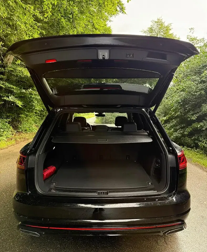 Volkswagen Touareg - Thumbnail 14