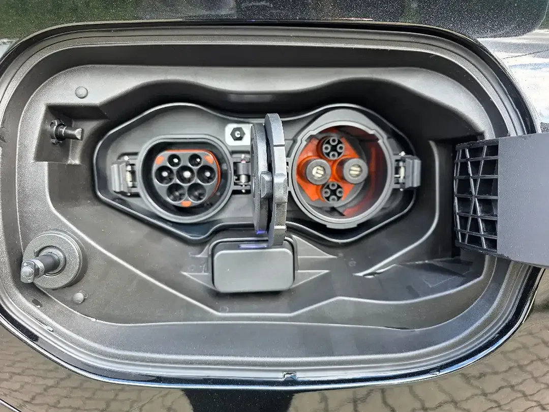 Mitsubishi Outlander - Thumbnail 13