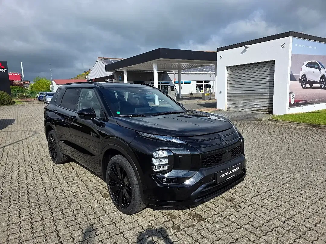 Mitsubishi Outlander - Thumbnail 4
