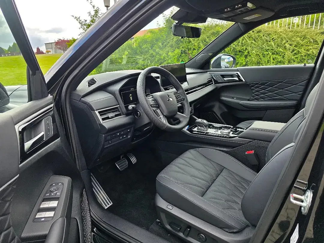 Mitsubishi Outlander - Thumbnail 6