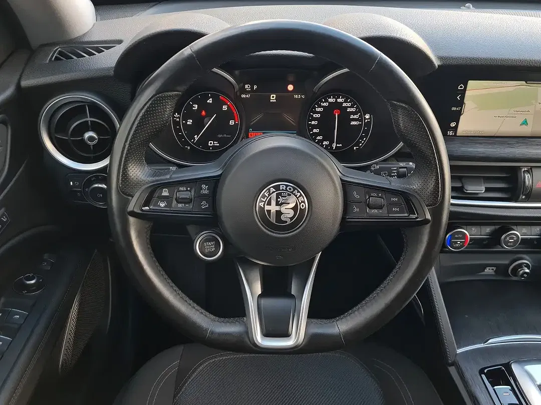 Alfa Romeo Stelvio - Thumbnail 10