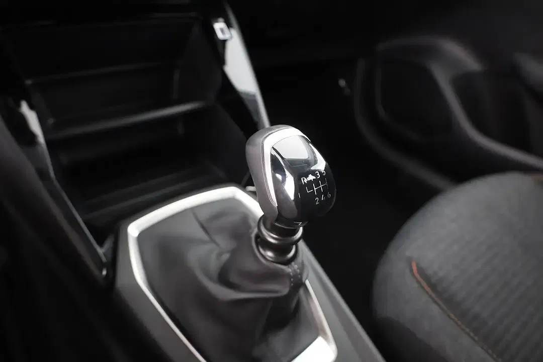 Peugeot 208 - Thumbnail 12