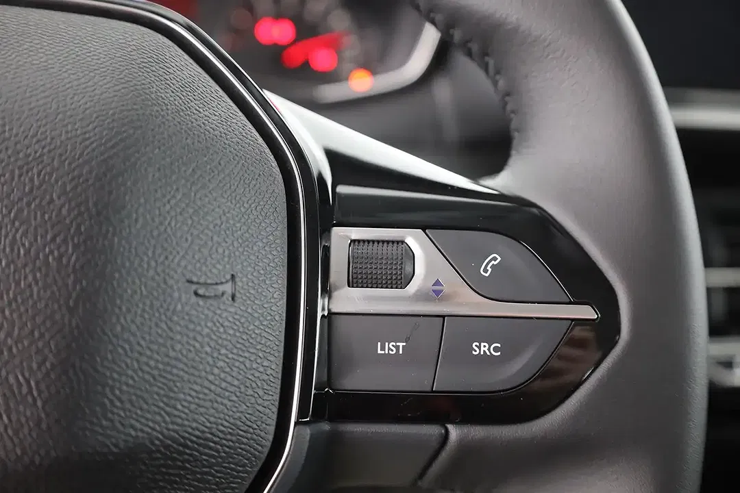 Peugeot 208 - Thumbnail 16