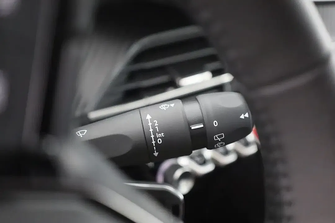 Peugeot 208 - Thumbnail 18