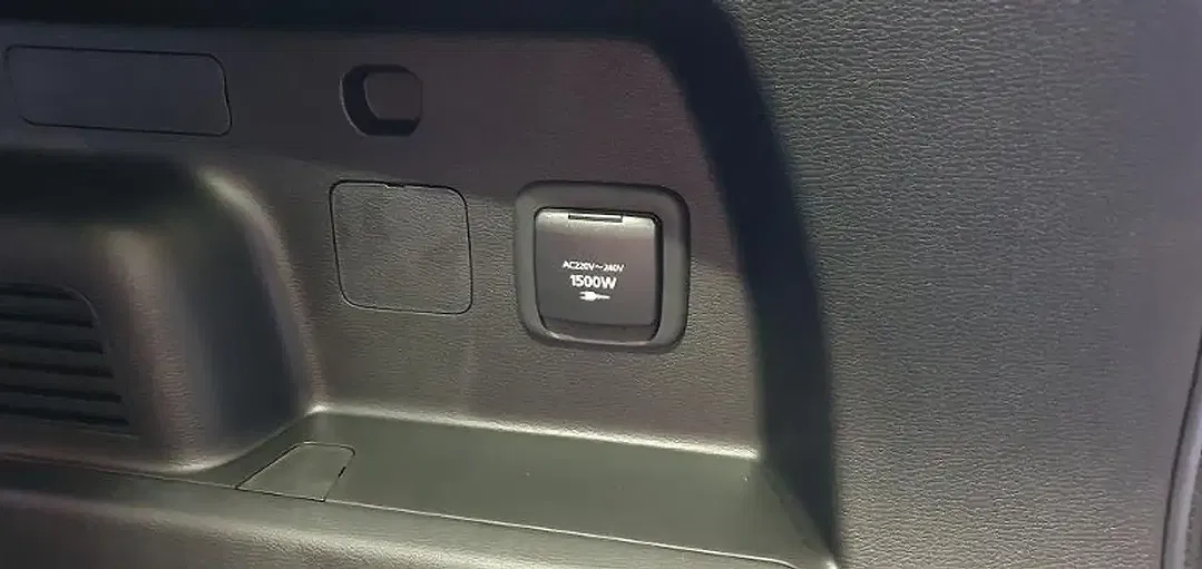 Mitsubishi Outlander - Thumbnail 13