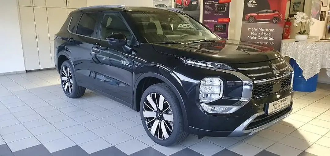 Mitsubishi Outlander - Thumbnail 4
