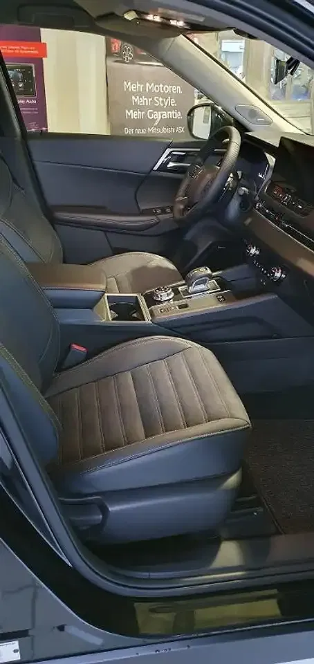 Mitsubishi Outlander - Thumbnail 7