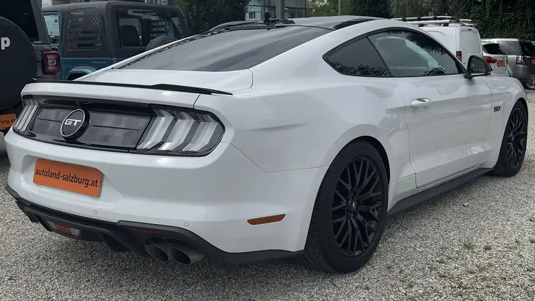 Ford Mustang - Thumbnail 4