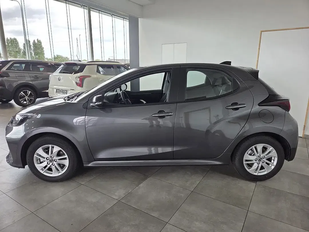 Mazda 2 - Thumbnail 3