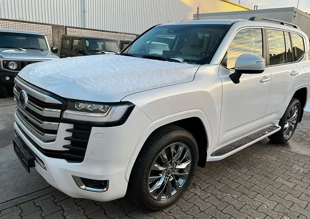Toyota Land Cruiser - Thumbnail 6