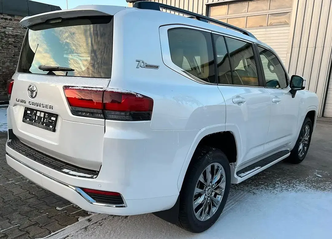 Toyota Land Cruiser - Thumbnail 8