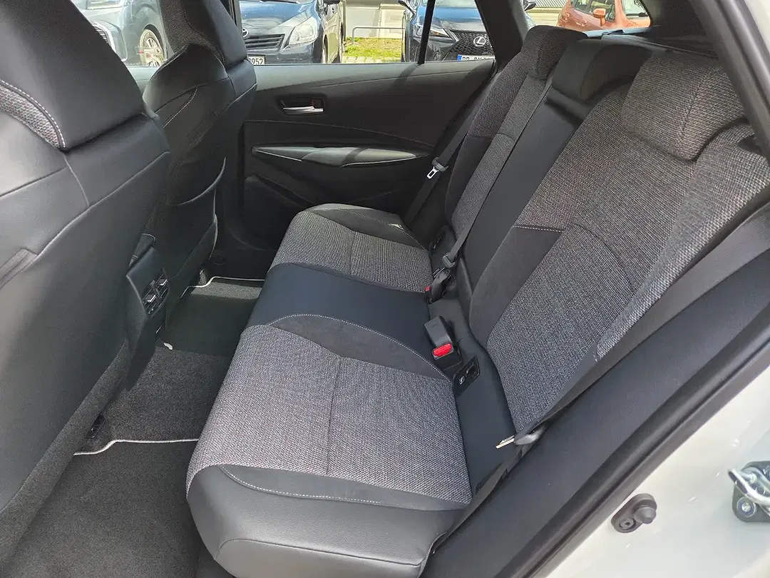 Toyota Corolla - Thumbnail 9