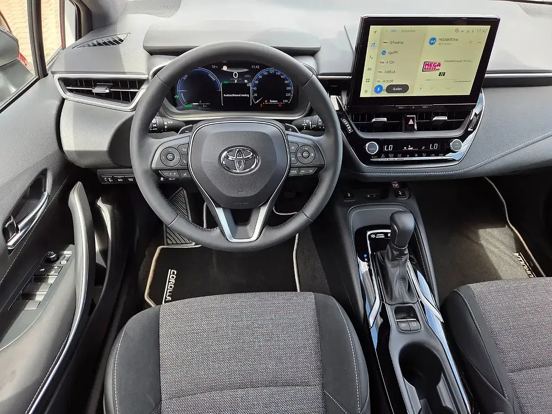 Toyota Corolla - Thumbnail 8