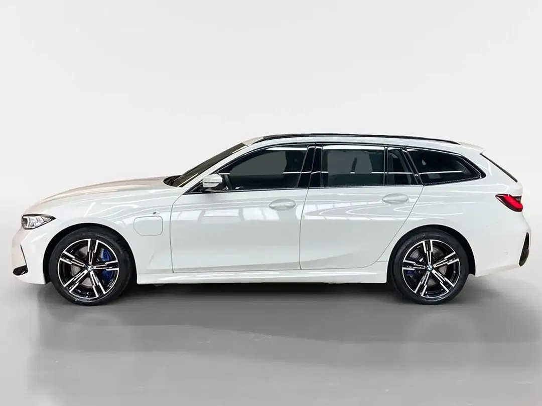 BMW 330 - Thumbnail 4
