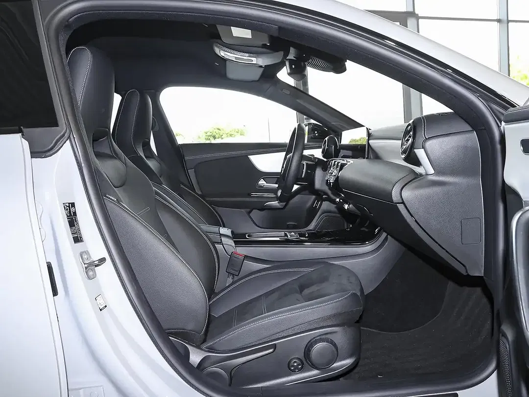 Mercedes-Benz CLA 200 - Thumbnail 5