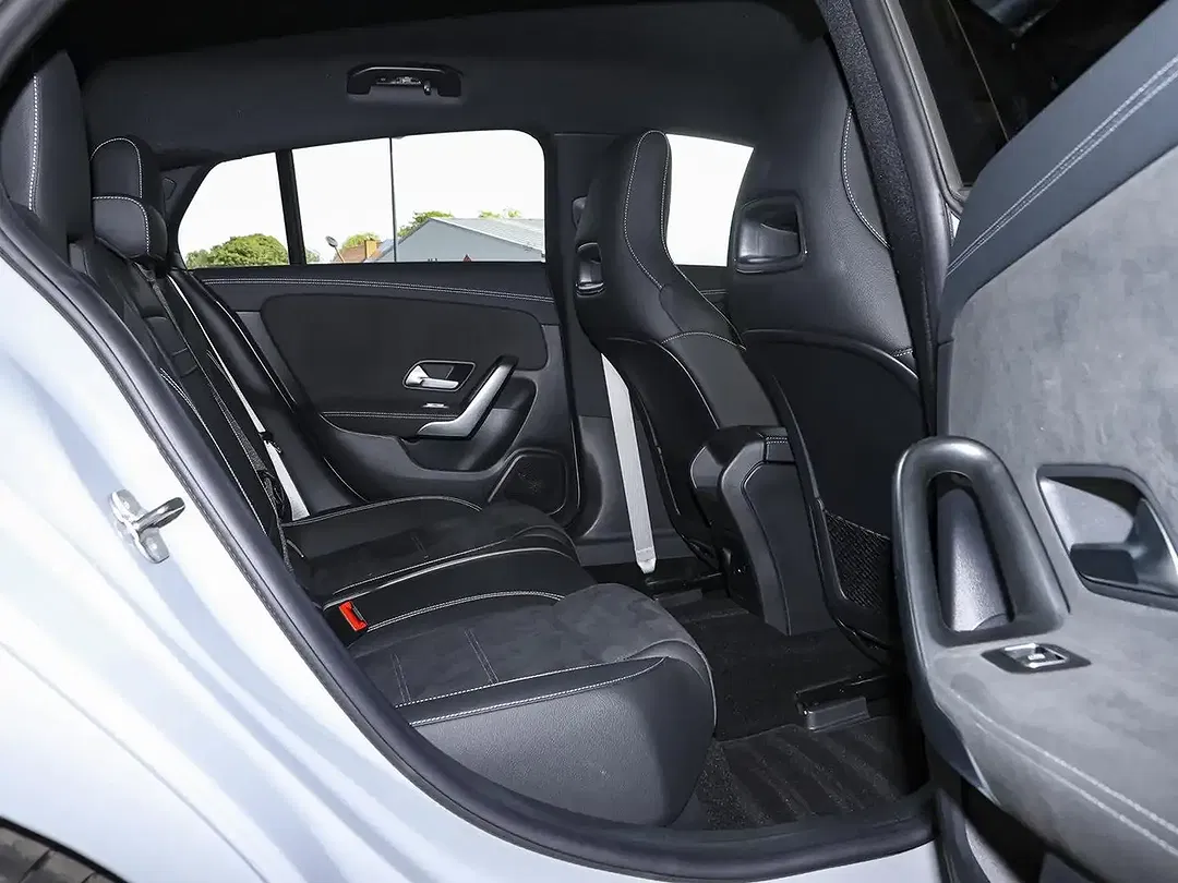 Mercedes-Benz CLA 200 - Thumbnail 6
