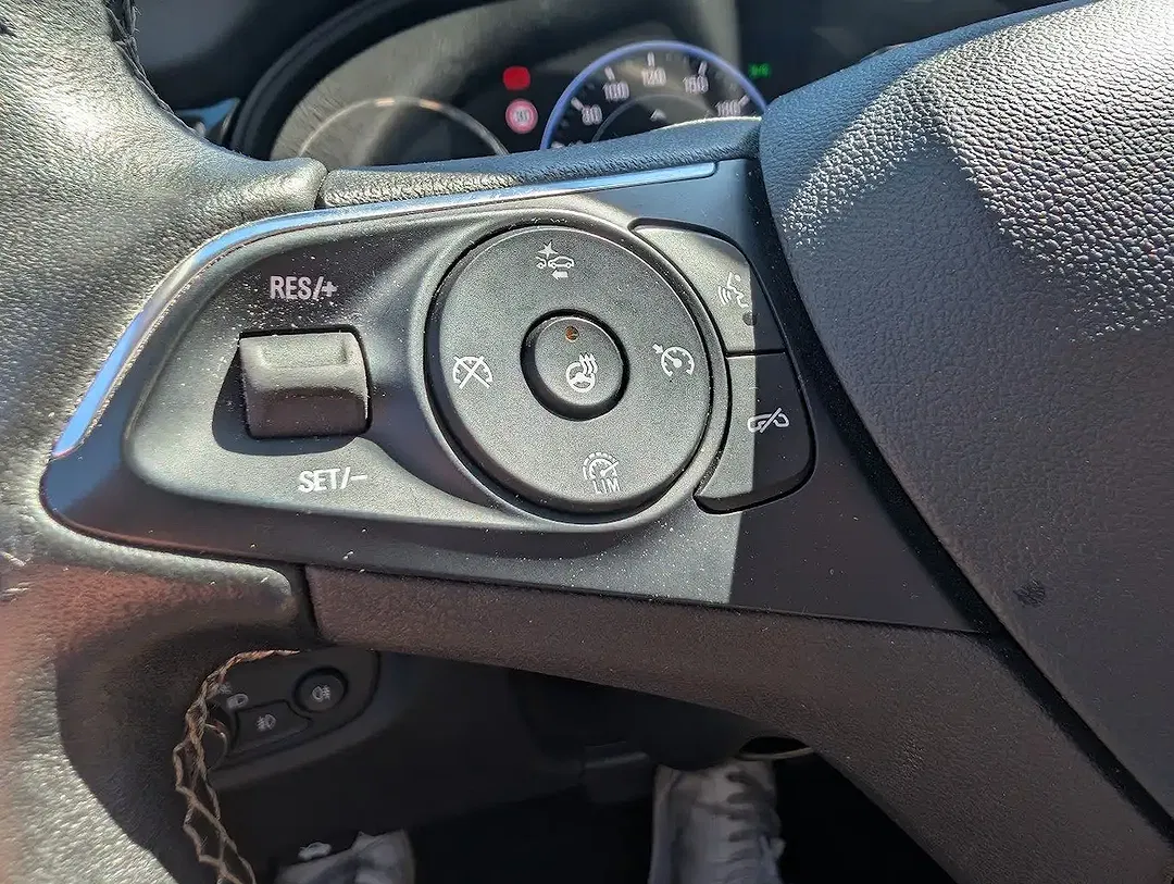 Opel Insignia - Thumbnail 11