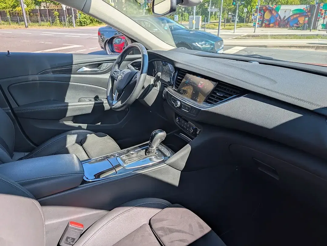 Opel Insignia - Thumbnail 9
