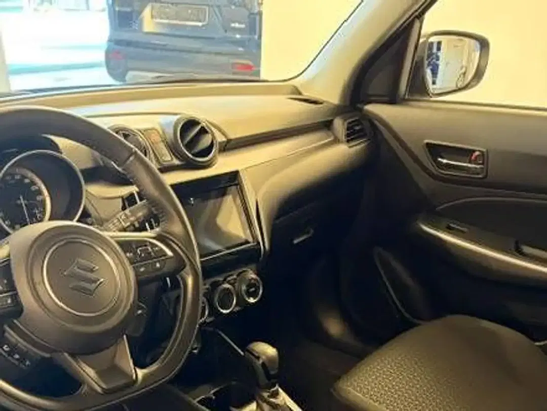 Suzuki Swift - Thumbnail 7