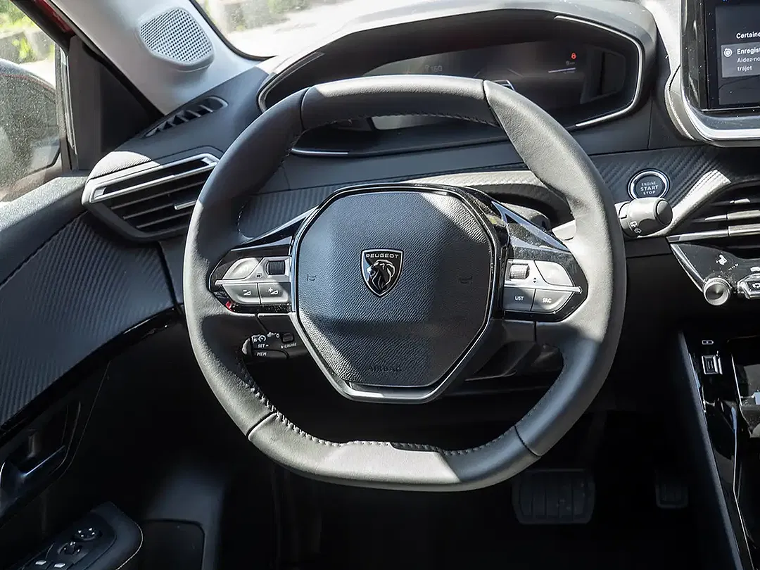 Peugeot 208 - Thumbnail 10