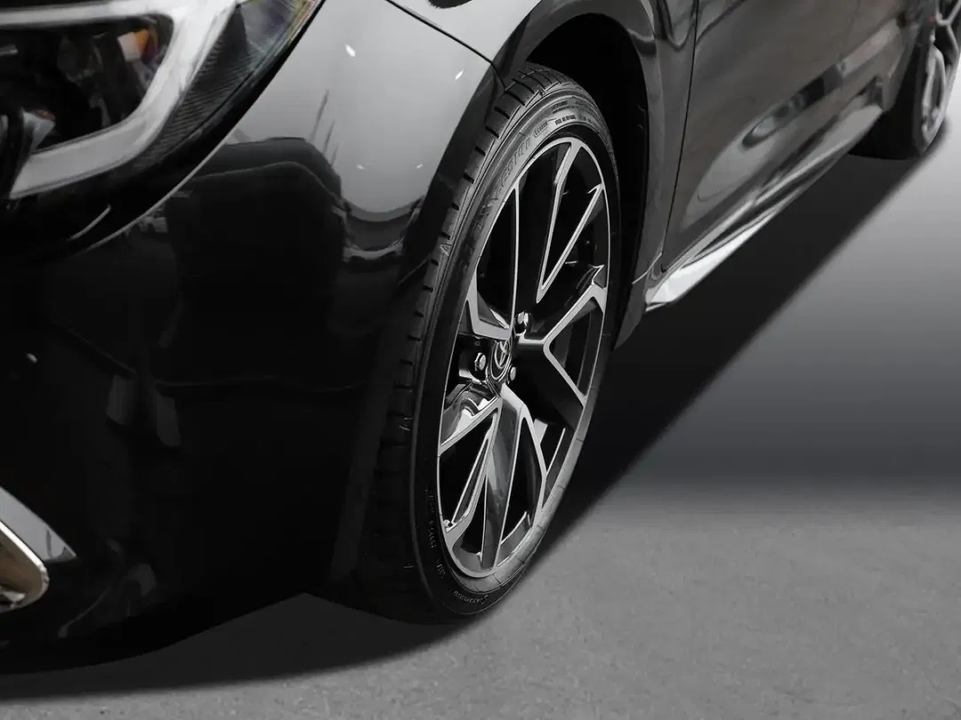 Toyota Corolla - Thumbnail 8