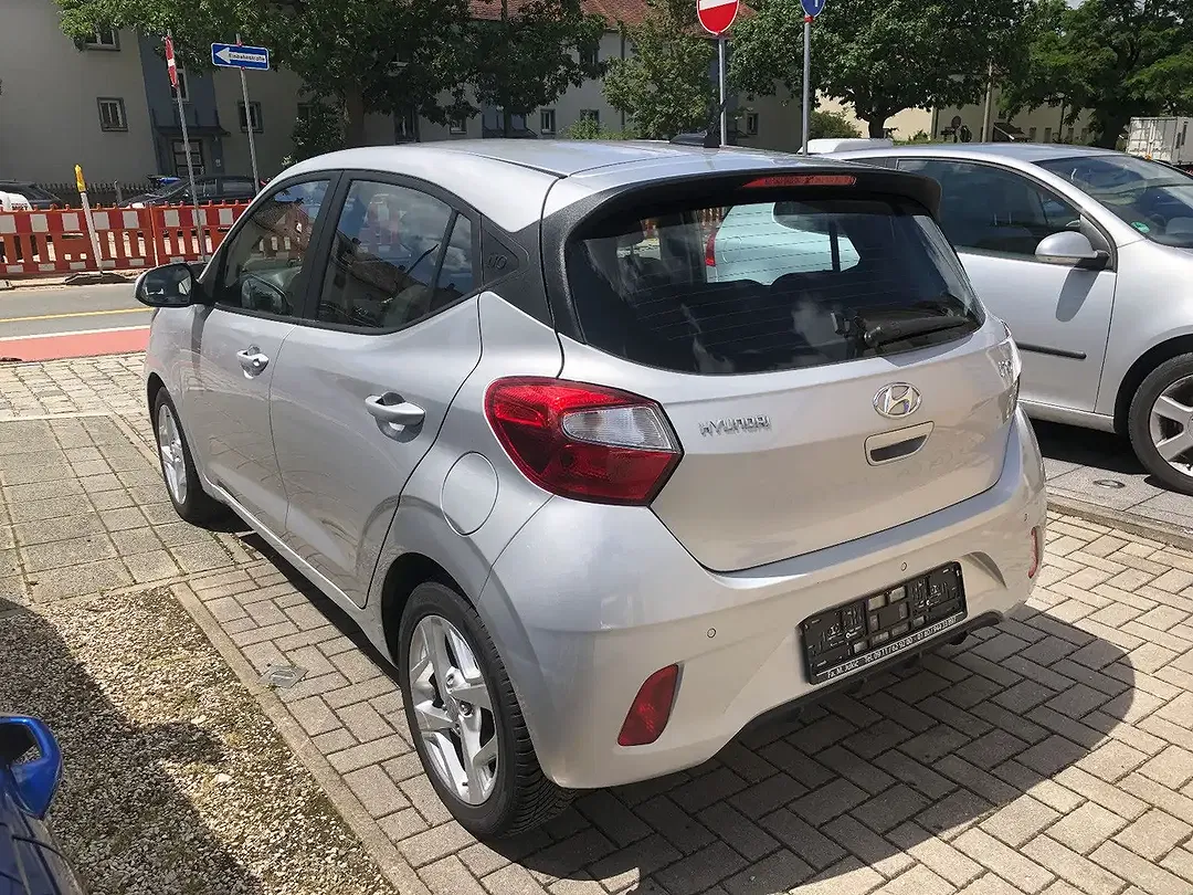 Hyundai i10 - Thumbnail 2