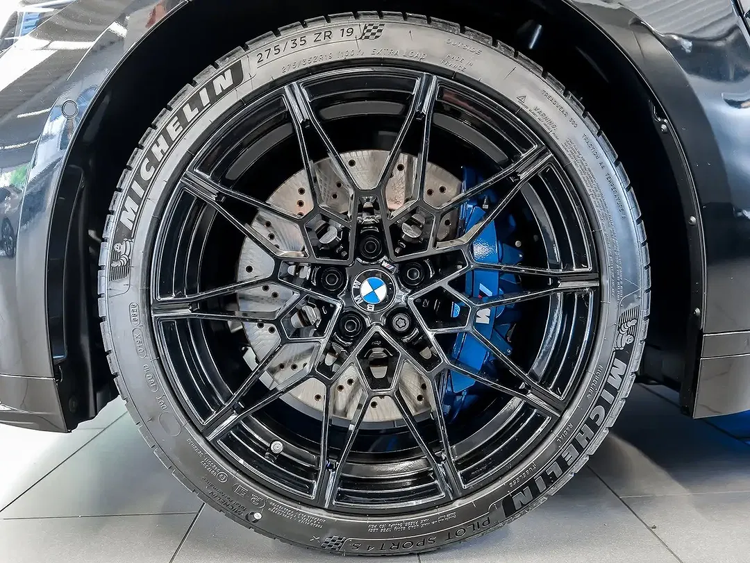 BMW M3 - Thumbnail 4