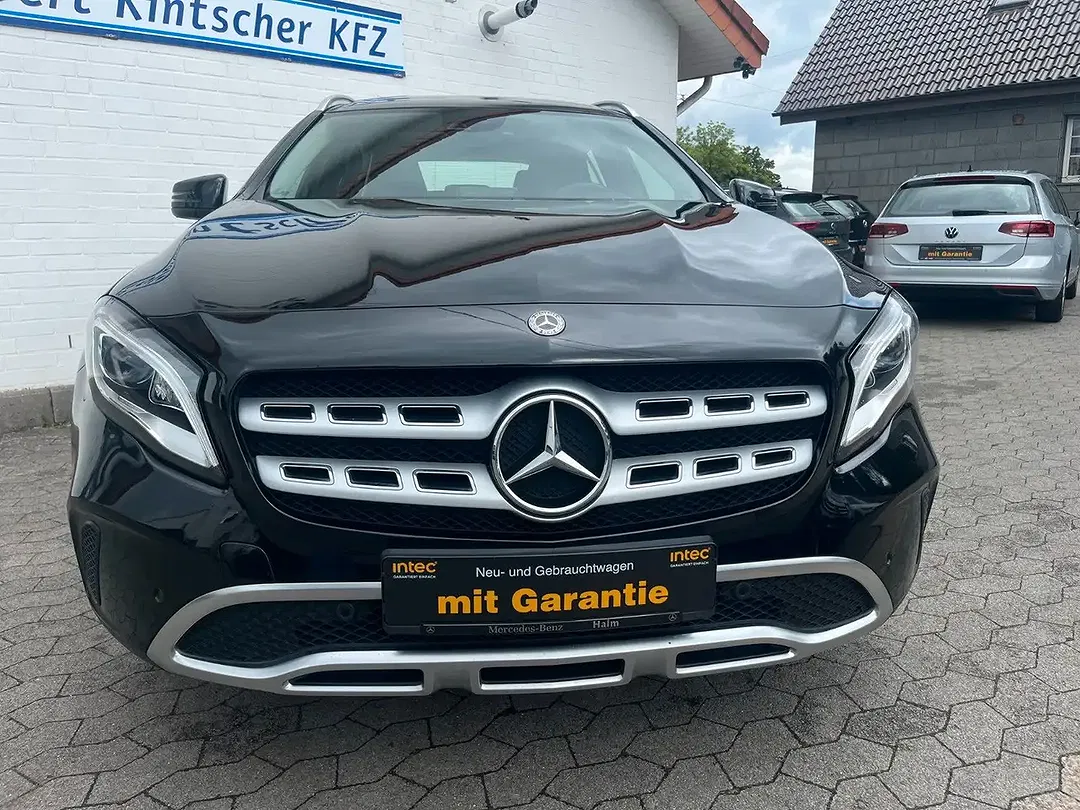 Mercedes-Benz GLA 180 - Thumbnail 4