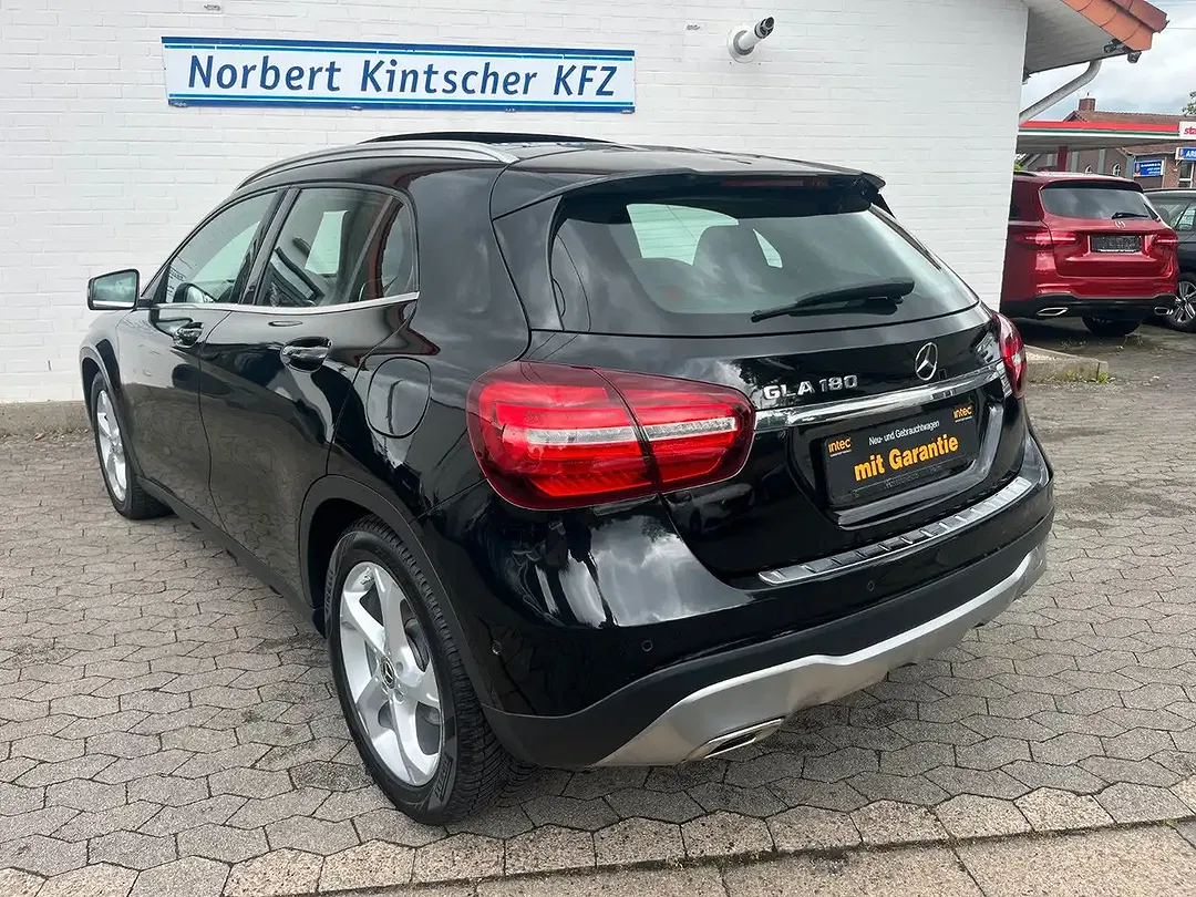 Mercedes-Benz GLA 180 - Thumbnail 6