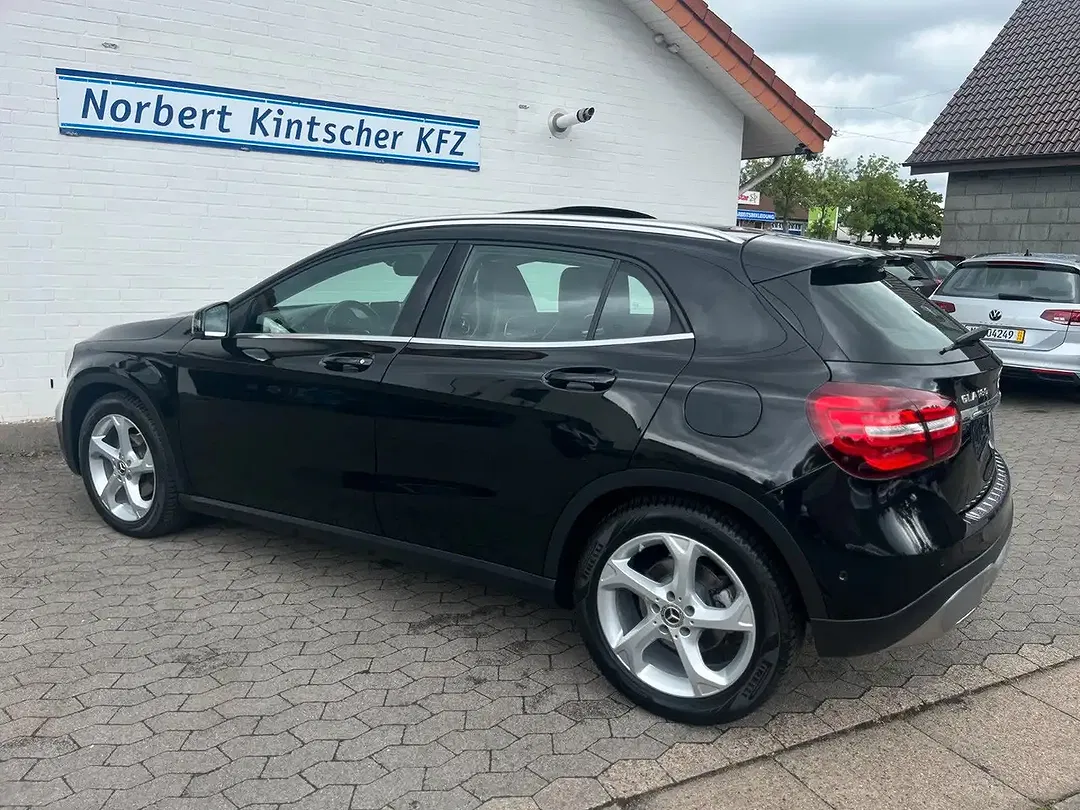Mercedes-Benz GLA 180 - Thumbnail 8