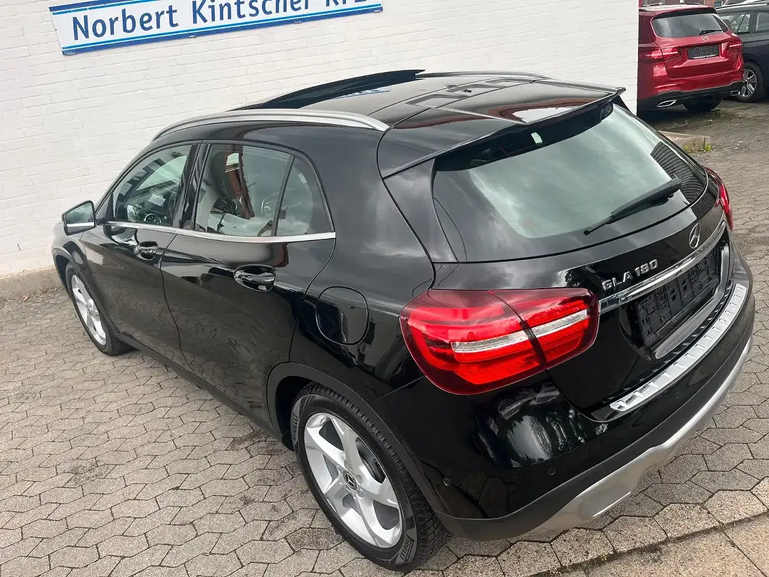 Mercedes-Benz GLA 180 - Thumbnail 9